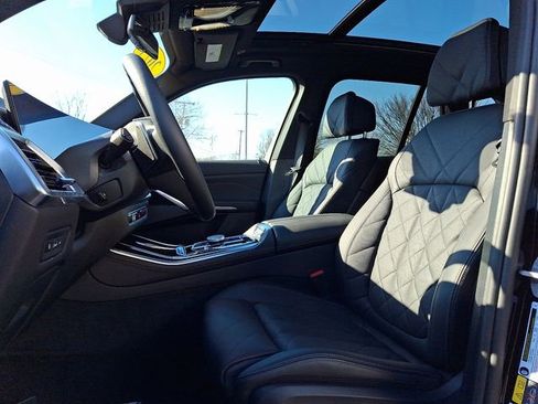 Used 2025 BMW X5 xDrive50e w/ Climate Comfort Package image 13