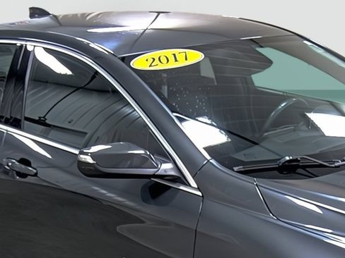 Used 2017 Chevrolet Malibu LT w/ Leather Package image 15