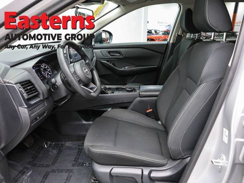 Used 2024 Nissan Rogue S AWD/4WD image 14