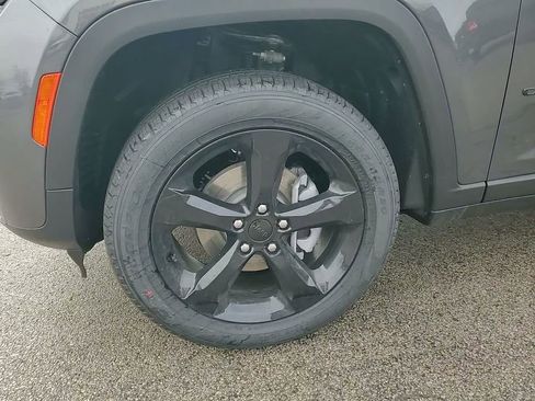 New 2026 Jeep Grand Cherokee Limited w/ Limited Altitude Package image 19