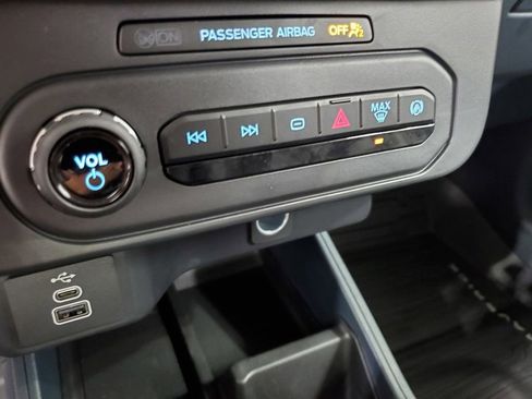 New 2025 Ford Maverick XL w/ Equipment Group 101A image 18