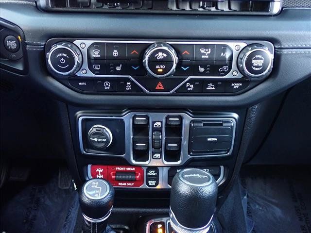 Used 2024 Jeep Gladiator Rubicon w/ Technology Group AWD/4WD image 17