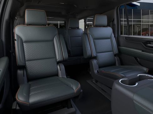 New 2026 GMC Yukon XL AT4 AWD/4WD image 17