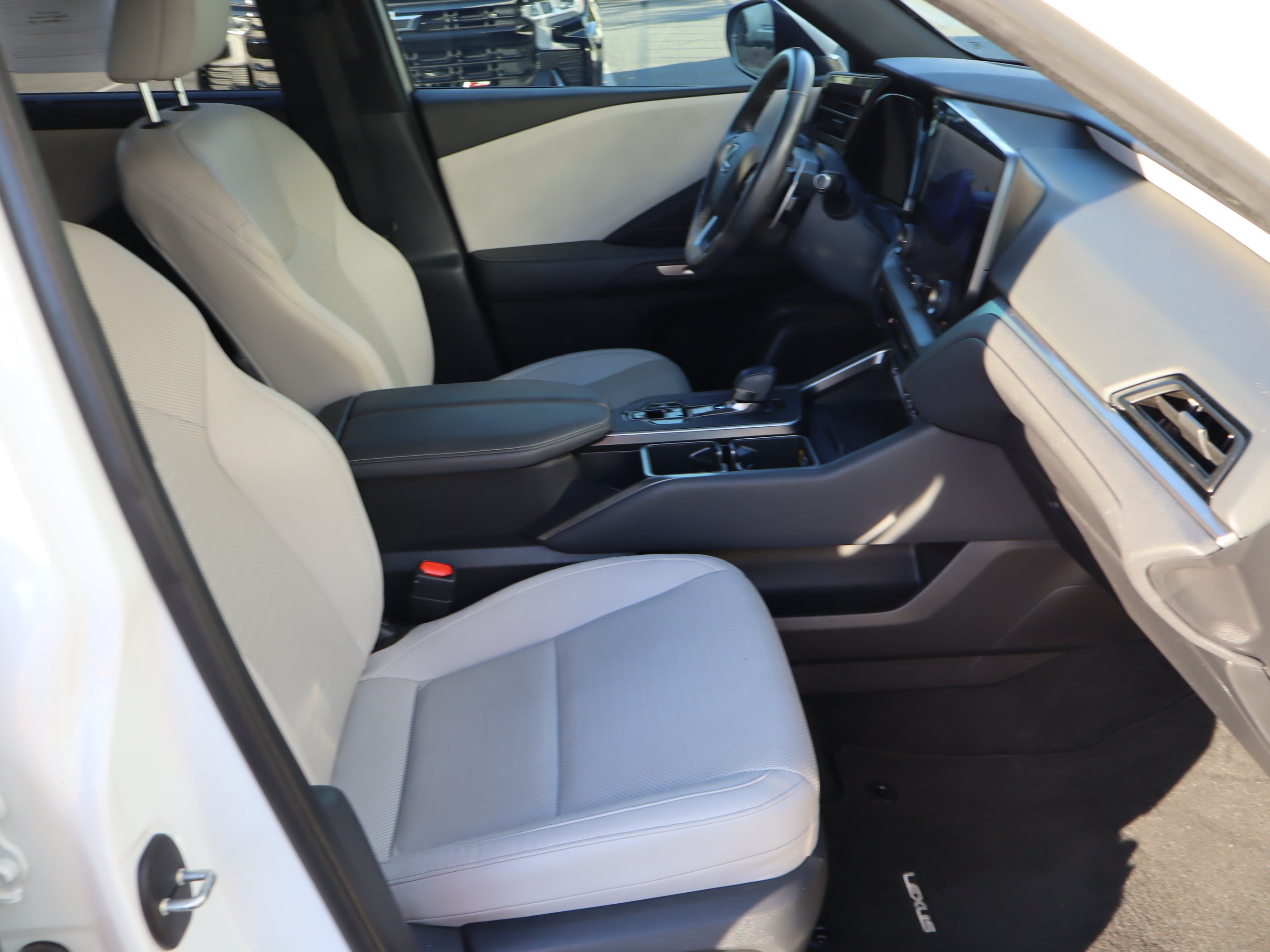 Used 2025 Lexus TX 350 FWD w/ Technology Package image 41