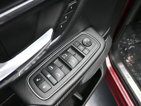 Used 2022 RAM 1500 Laramie AWD/4WD image 19