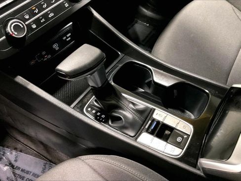 Used 2025 Hyundai Tucson SE image 17