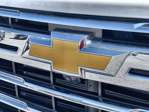 Certified 2024 Chevrolet Silverado 2500 LTZ w/ LTZ Convenience Package image 32