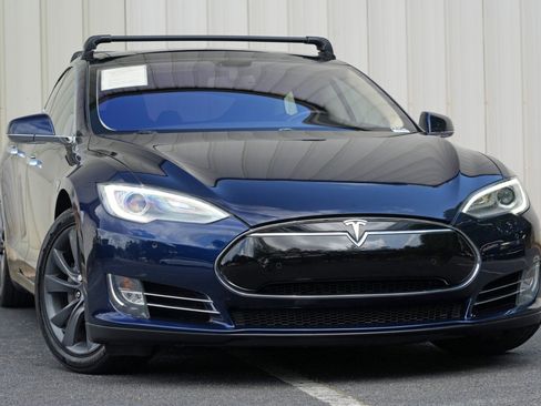 Used 2014 Tesla Model S 85 RWD image 2