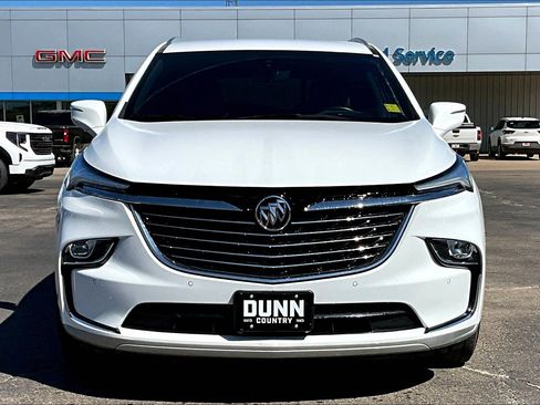 Used 2024 Buick Enclave Premium image 3