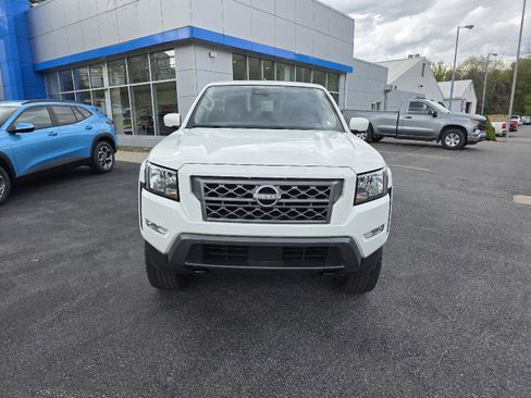 Used 2023 Nissan Frontier SV w/ Technology Package AWD/4WD image 2