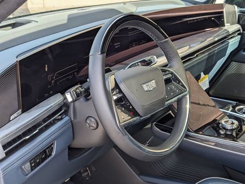 Used 2025 Cadillac Escalade IQ Sport 2 w/ LPO, ONYX Package AWD/4WD image 9