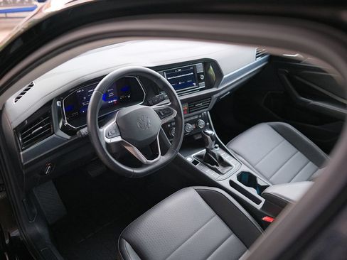 Used 2022 Volkswagen Jetta SE FWD image 40