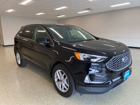 Used 2023 Ford Edge SEL w/ Convenience Package image 5