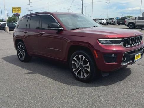 Used 2022 Jeep Grand Cherokee Overland AWD/4WD image 2