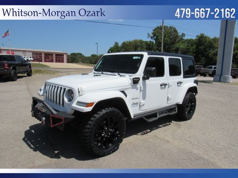 Used 2023 Jeep Wrangler Unlimited Sahara AWD/4WD image 4