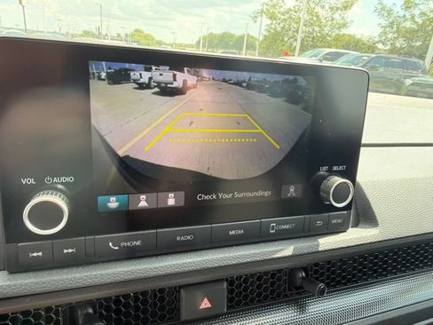 Used 2025 Honda CR-V EX image 11
