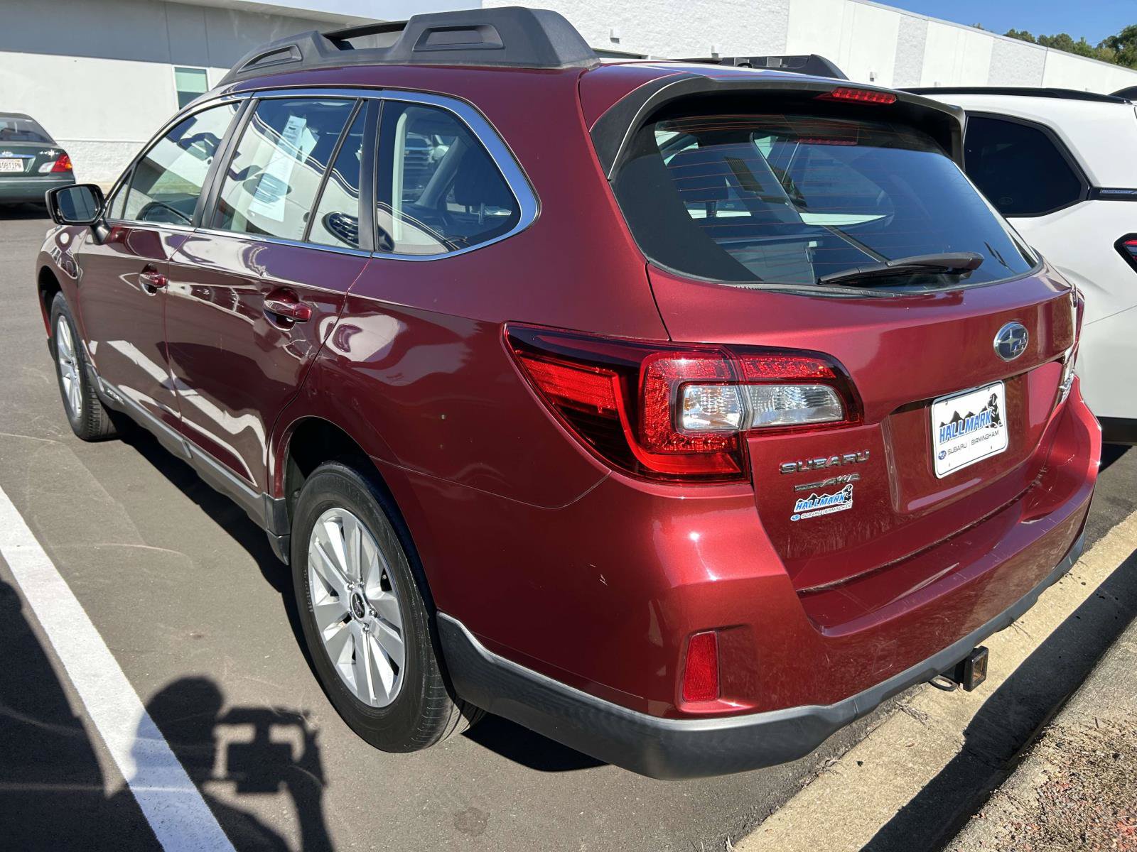 Used 2017 Subaru Outback 2.5i AWD/4WD image 2