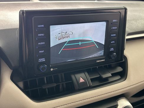 Used 2022 Toyota RAV4 XLE w/ Carpet Mat Package (TMS) FWD image 18