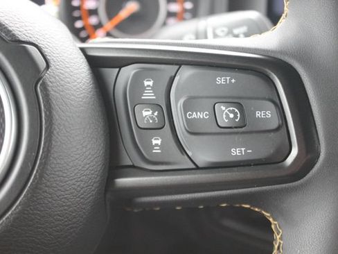 Used 2024 Jeep Wrangler Unlimited Sport AWD/4WD image 16