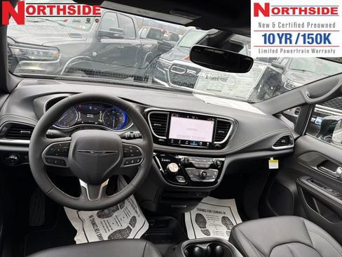 New 2026 Chrysler Pacifica Select image 16