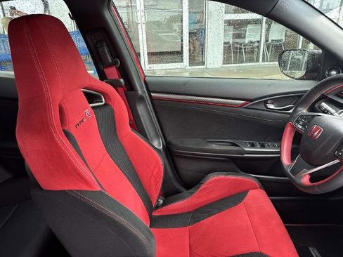 Used 2018 Honda Civic Type R image 11