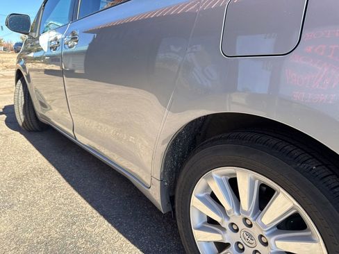 Used 2016 Toyota Sienna XLE Premium image 39