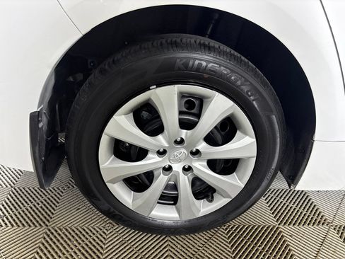 Used 2025 Toyota Corolla LE FWD image 32
