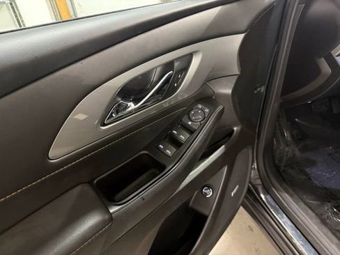 Used 2020 Chevrolet Traverse LT w/ LT Premium Package image 10