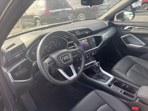 Used 2025 Audi Q3 2.0T Premium image 11