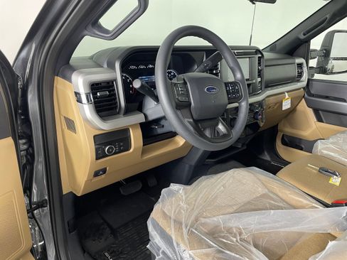 New 2026 Ford F350 XLT image 2