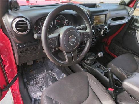 Used 2014 Jeep Wrangler Rubicon AWD/4WD image 10