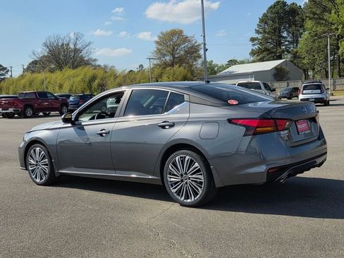 New 2026 Nissan Altima 2.5 SV FWD image 3