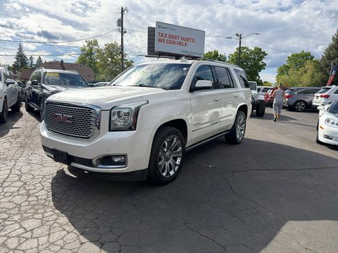 Used 2015 GMC Yukon Denali w/ Premium Package AWD/4WD image 2