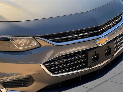 Used 2018 Chevrolet Malibu LT w/ Leather Package FWD image 28