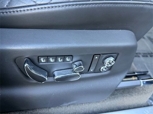 Used 2020 Bentley Bentayga image 25
