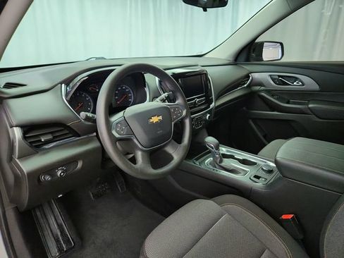 Used 2021 Chevrolet Traverse LS FWD image 9
