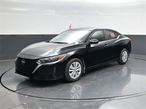 Used 2025 Nissan Sentra S image 7
