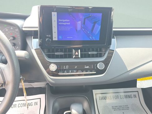 Used 2025 Toyota Corolla LE image 22