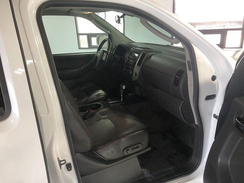 Used 2010 Nissan Frontier PRO-4X w/ Pro-4x Value Truck Pkg AWD/4WD image 23