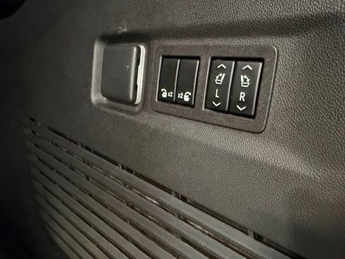 Used 2023 GMC Yukon XL Denali w/ Max Trailering Package image 7