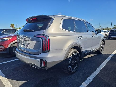 Used 2024 Kia Telluride EX image 10