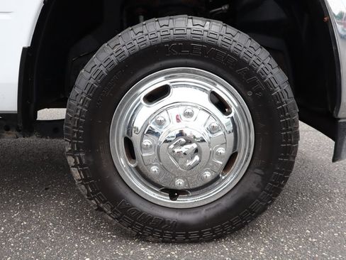 Used 2021 RAM 3500 Tradesman w/ Chrome Appearance Group RWD image 11