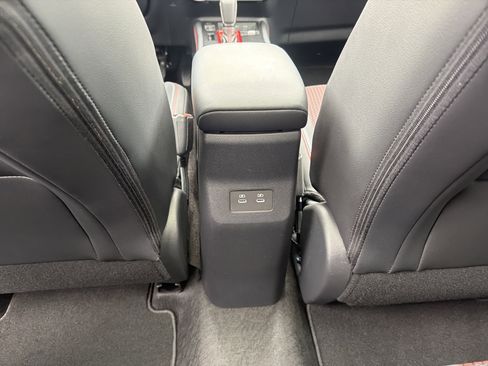 Used 2026 Nissan Kicks SR w/ SR Premium Package FWD image 28