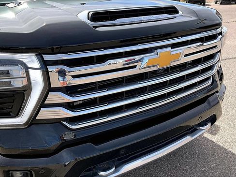 Used 2024 Chevrolet Silverado 3500 High Country w/ Technology Package AWD/4WD image 34