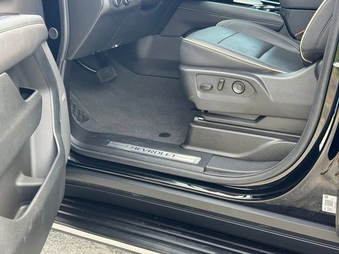 Certified 2025 Chevrolet Tahoe Premier RWD image 23