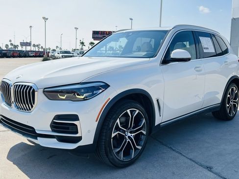 Used 2022 BMW X5 sDrive40i w/ Parking Assistance Package image 3