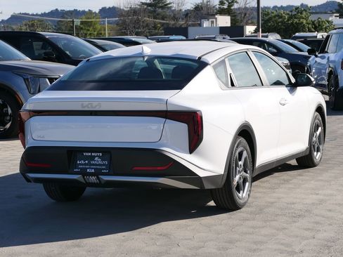 New 2025 Kia K4 LXS image 3
