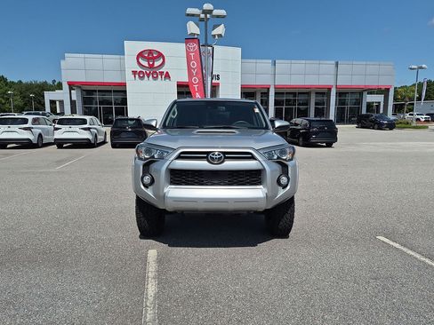 Used 2020 Toyota 4Runner TRD Off-Road AWD/4WD image 8