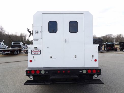 Used 2012 Ford F550 2WD Regular Cab Super Duty w/ Payload Upgrade Pkg image 6