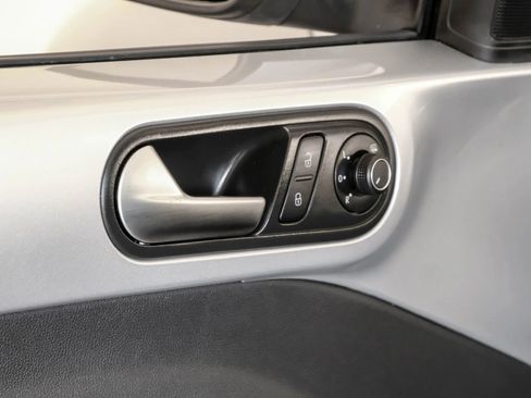 Used 2015 Volkswagen Beetle 1.8T image 35